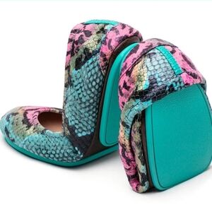 EUC electric snake Tieks Sz 9